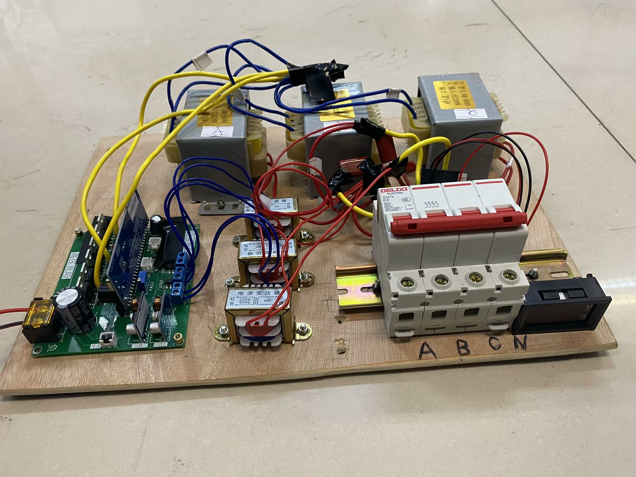 EG8030三相工频逆变器